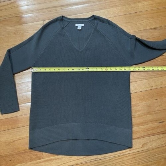Athleta Hanover V Neck Sweater Womens Size M Merino Wool Blend Gray Oversized - Picture 9 of 13